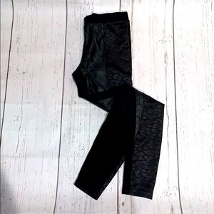 Faux leather leggings w/black leopard design.